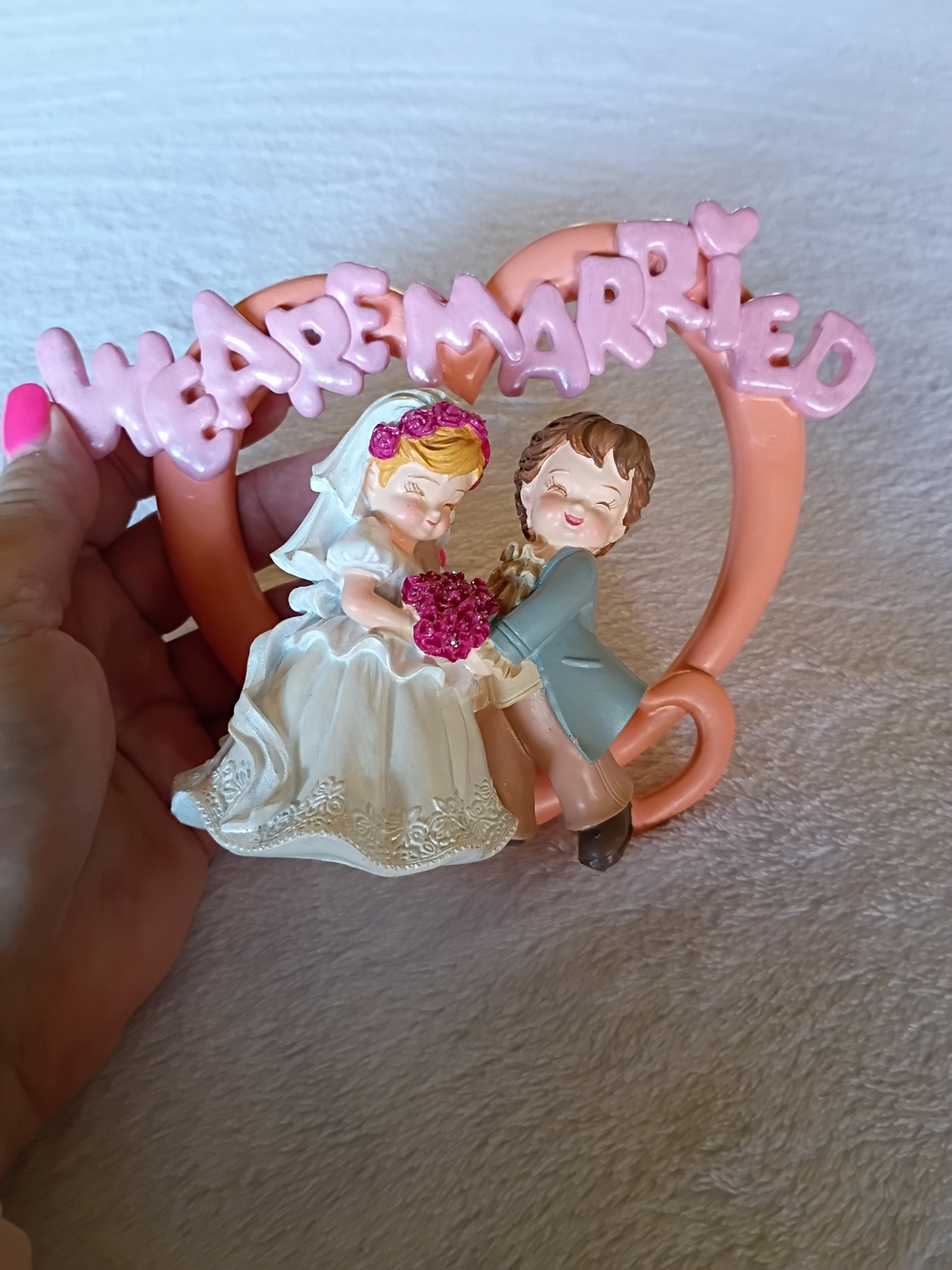 Big Stone Art “We Are Married” Bride & Groom Wedding Figurine Resin Heart NWT